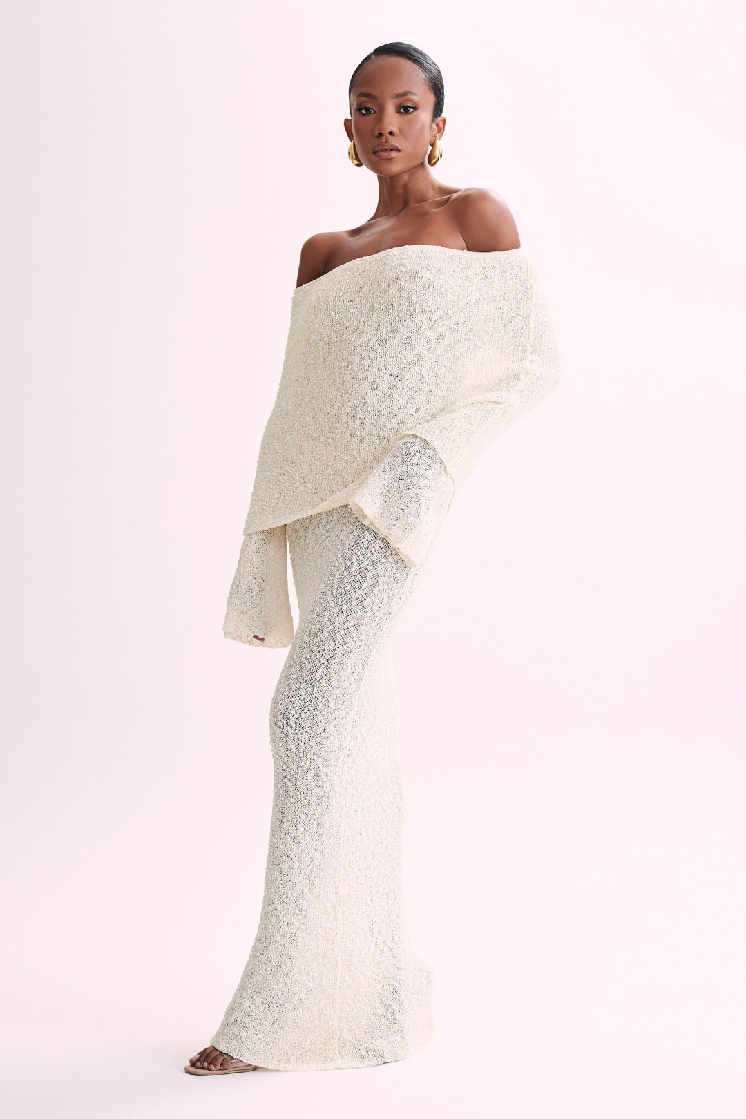 Klaudia | Sukienka maxi bouclé z dekoltem off-shoulder