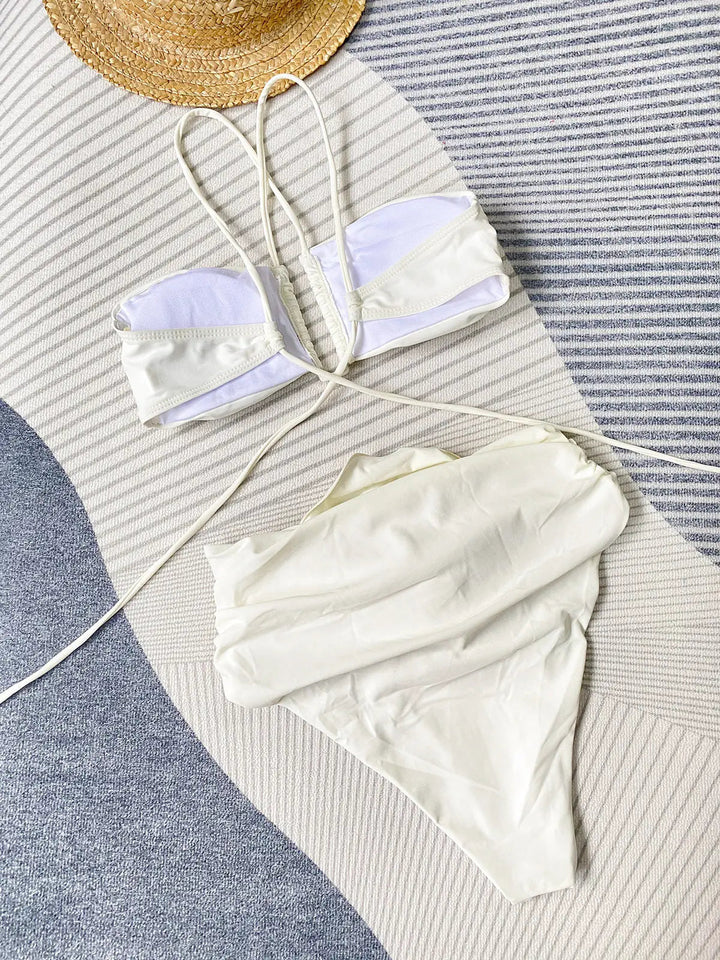 Florivelle | Bikini z halterem i kwiatowym detalem