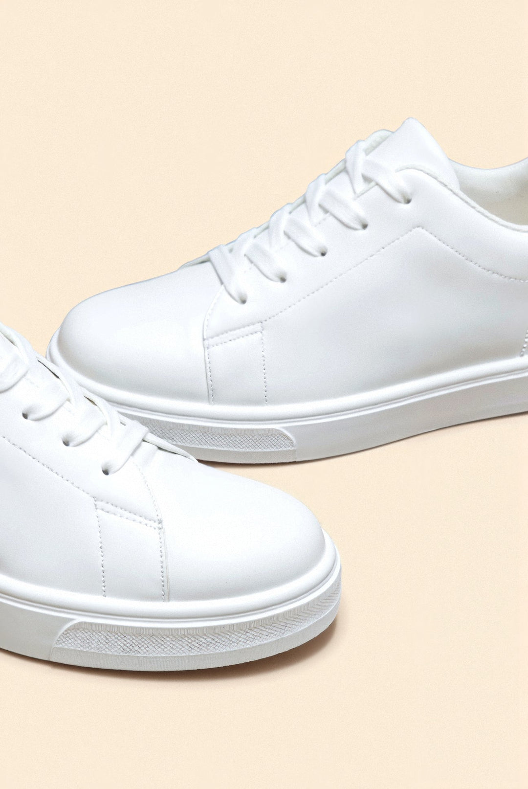 Marcel | Minimalistyczne białe sneakersy o ponadczasowym stylu