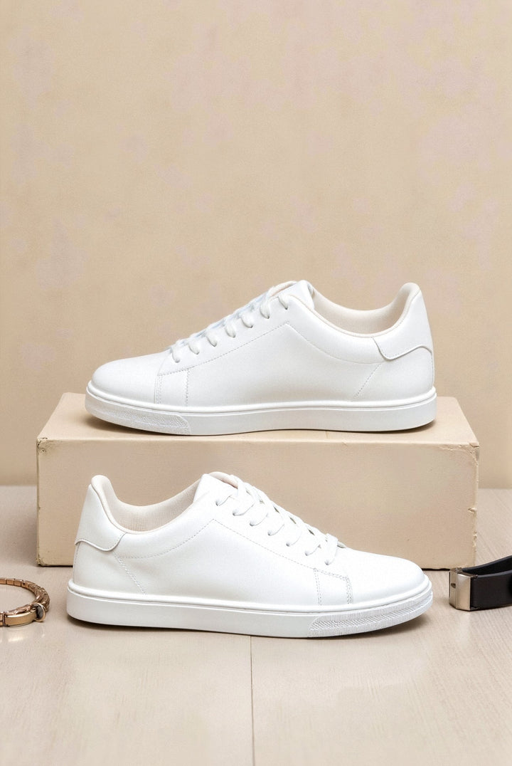 Marcel | Minimalistyczne białe sneakersy o ponadczasowym stylu