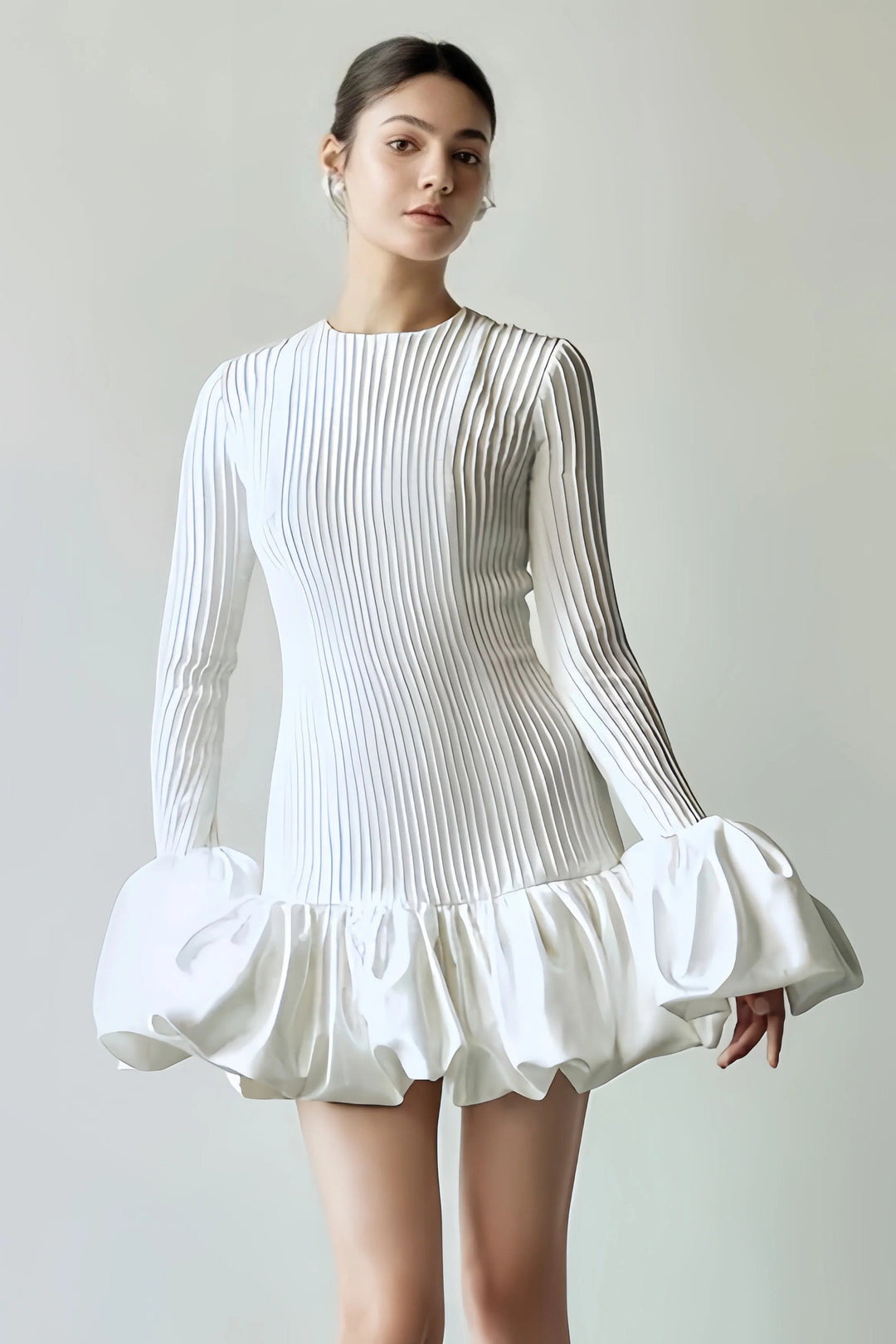 Monika | Elegancka Biała Mini Sukienka z Falbanami