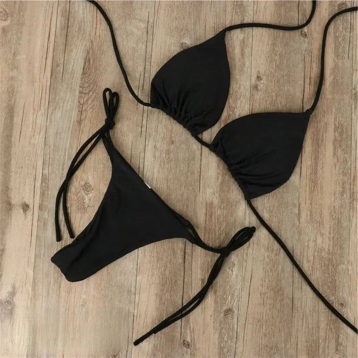 Celunara | Lśniące bikini w złotym odcieniu z eleganckim wykończeniem