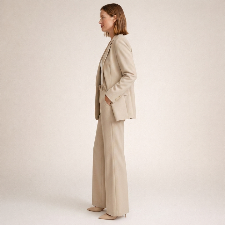 Lena | Stylish suit with flared trousers