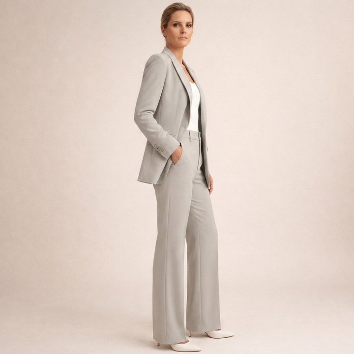 Lena | Stylish suit with flared trousers